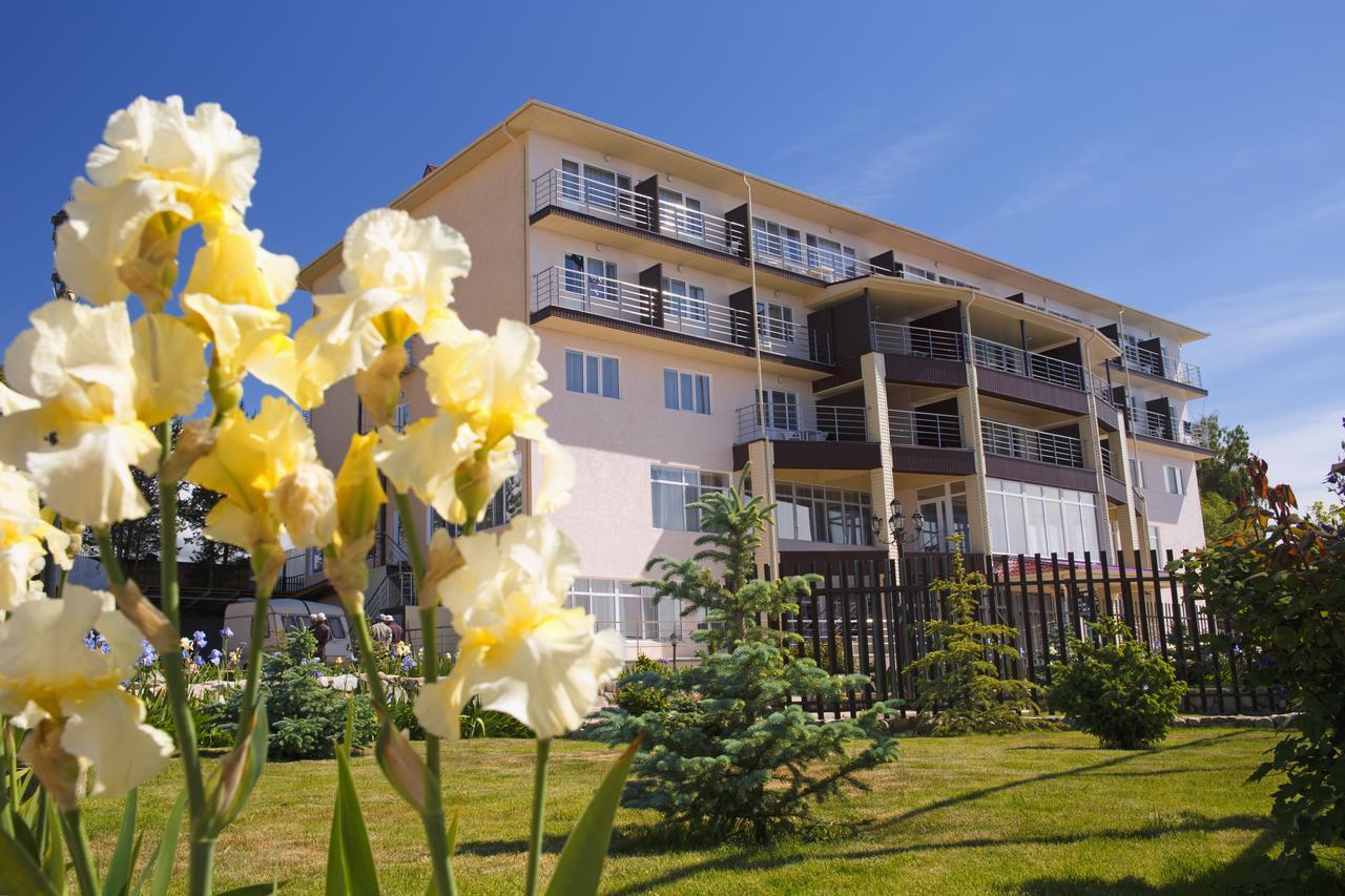 Azure Sport Resort Bulan Sogottuu Exterior photo